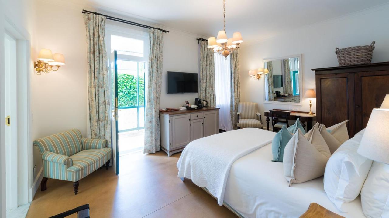 โรงแรมดรอสท์ดี กราฟฟ์-เรเน็ต ภายนอก รูปภาพ A room at the Cape Heritage