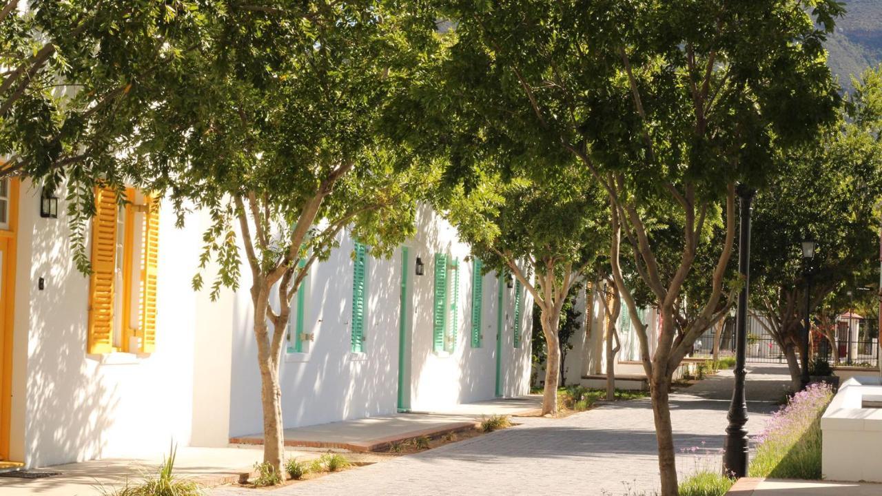 โรงแรมดรอสท์ดี กราฟฟ์-เรเน็ต ภายนอก รูปภาพ The historic district of downtown Tempe
