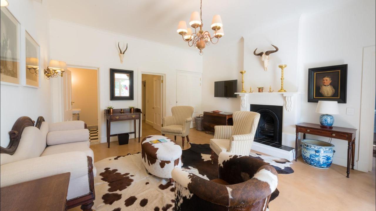 โรงแรมดรอสท์ดี กราฟฟ์-เรเน็ต ภายนอก รูปภาพ The interior of the house