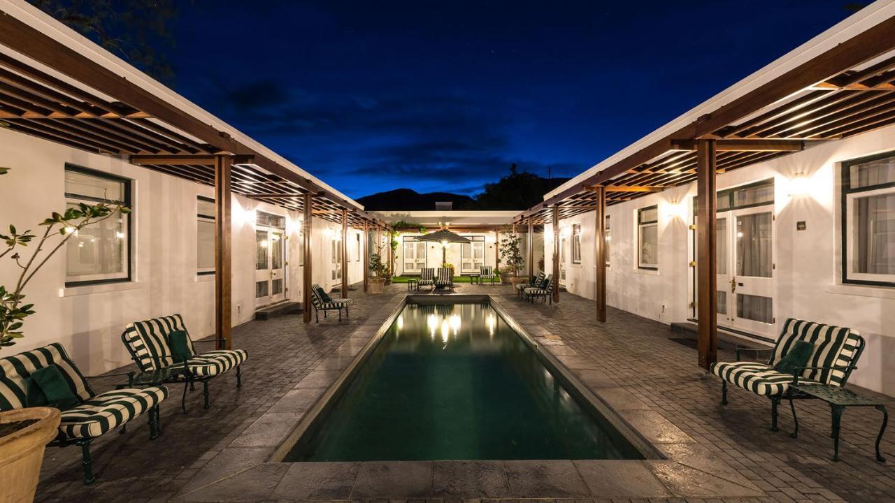 โรงแรมดรอสท์ดี กราฟฟ์-เรเน็ต ภายนอก รูปภาพ The pool at the hotel