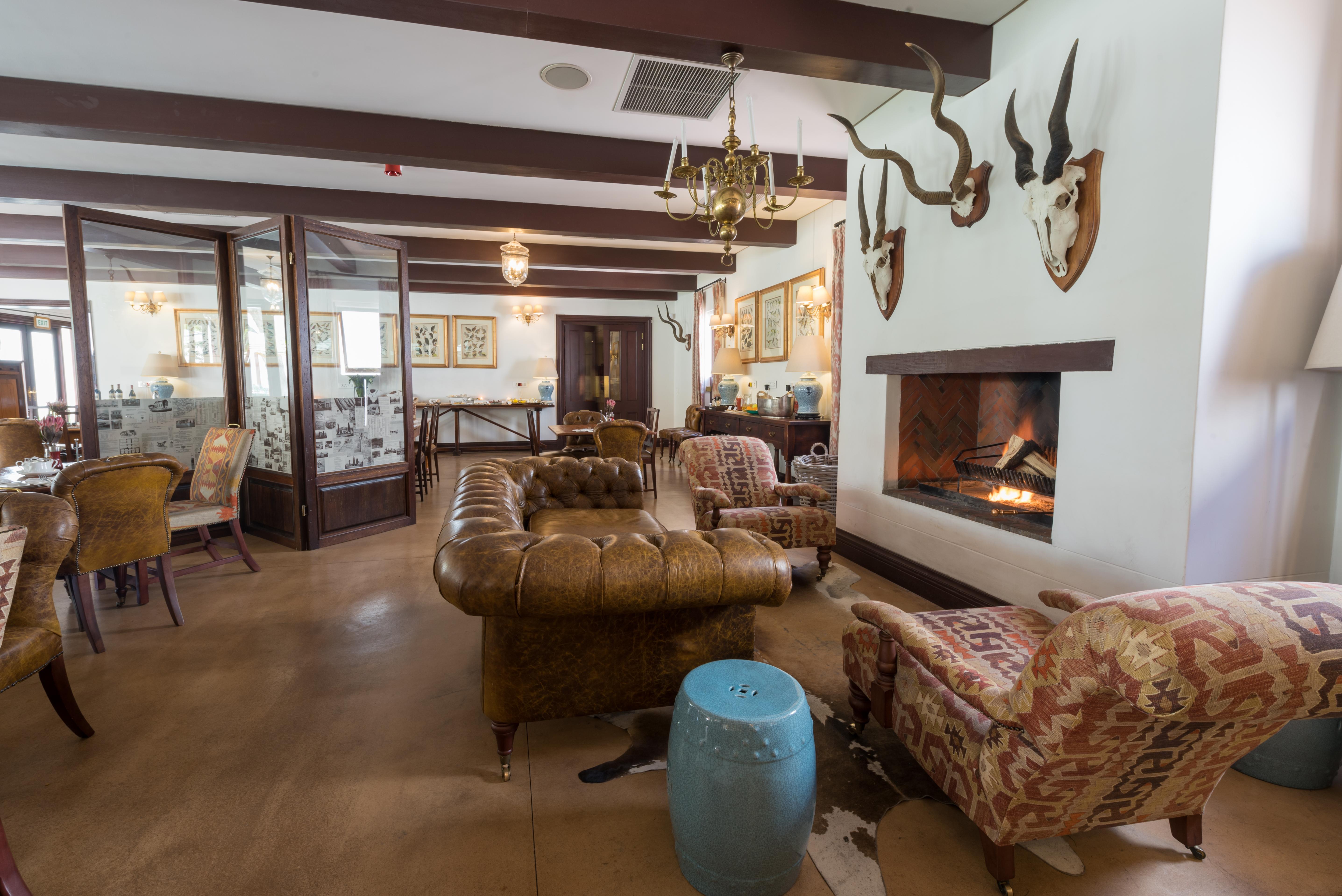 โรงแรมดรอสท์ดี กราฟฟ์-เรเน็ต ภายนอก รูปภาพ The interior of the hotel